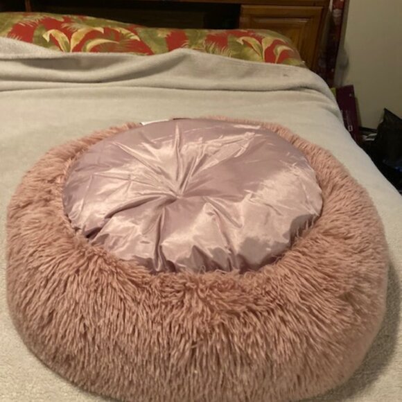 Best Friends by Sheri calming bed - Picture 3 of 9